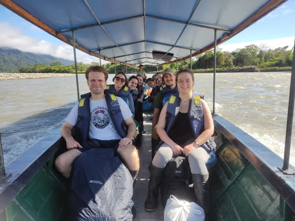 Comunidade indígena e floresta no Parque Nacional do Manu - Turismo comunitário