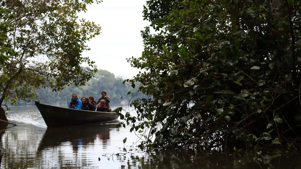 Tour Lago Sandoval (2 Días)