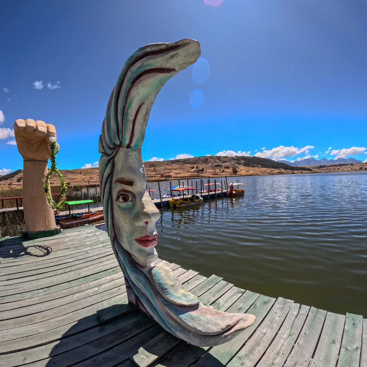 Vista panorâmica da Lagoa Huaypo em Cusco