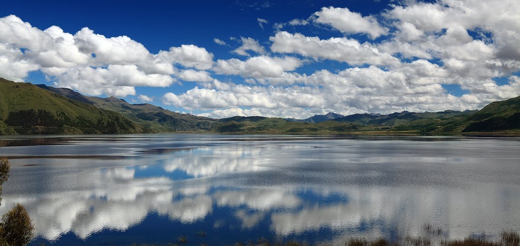 Lagoa Pomacanchi em Cusco