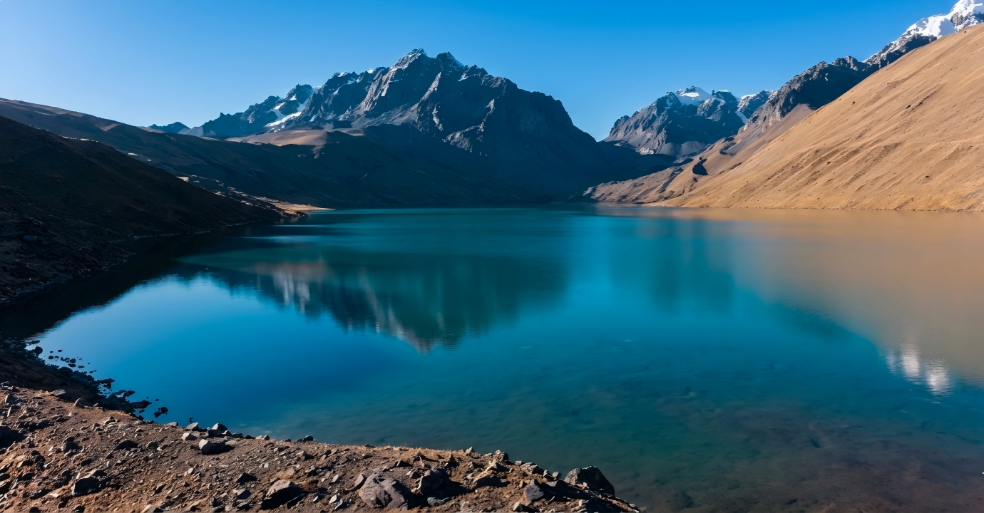 Laguna Singrenacocha Andean landscape Cusco